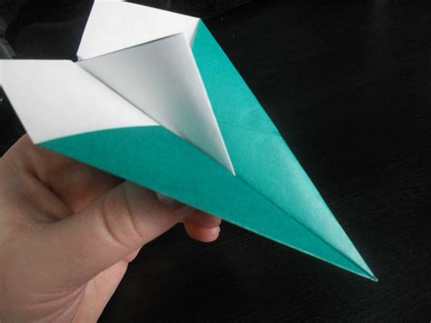 Oct 5, 2017 · Here's how to make a paper airplane that flies far! This is one of the easiest and best paper gliders out there!Materials Used in this Video:Paper: Astrobrig... 